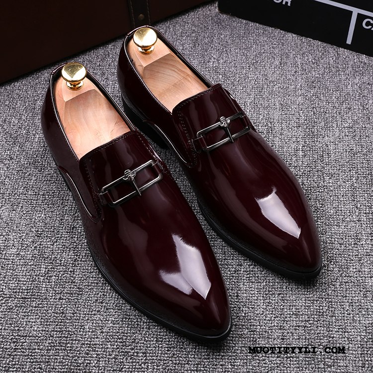 Miesten Nahkakengät Osta Pukeutunut Terävä Kohta Patent Leather Nahkakenkiä Hissi Bourgogne